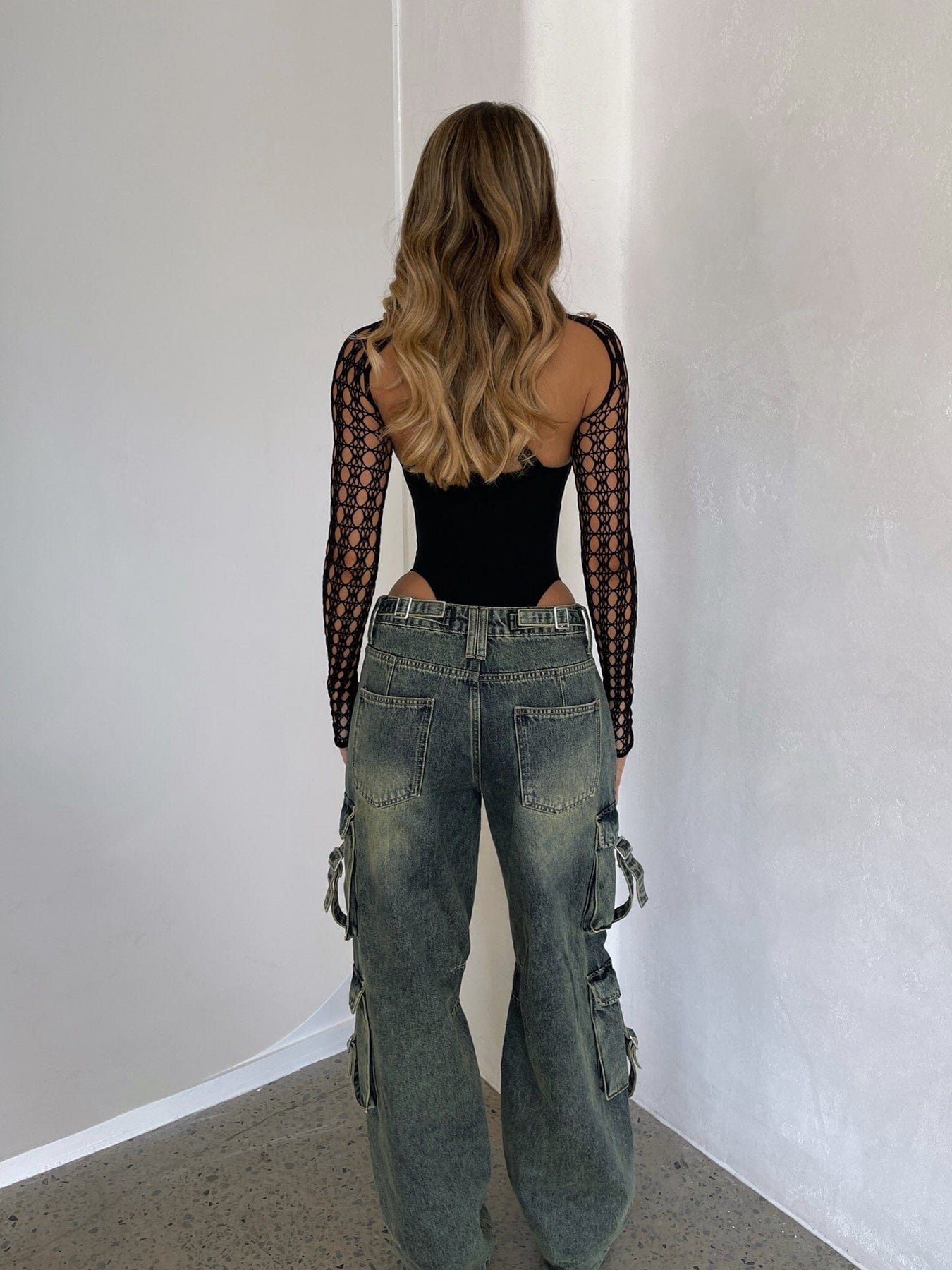 ISOLIRABODYSUITBLACK_LONGNIGHTSCARGOPANTSDENIM4_1350x1800-6